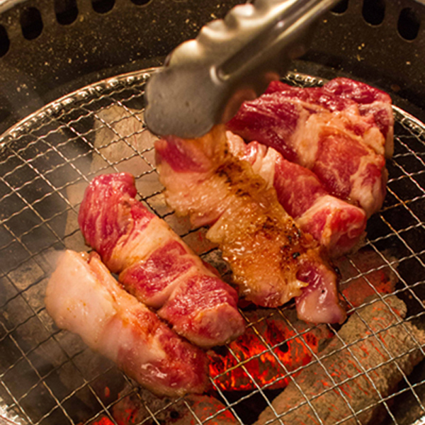 金華豚・三元豚の厚切り焼肉セット（たっぷり4人前）